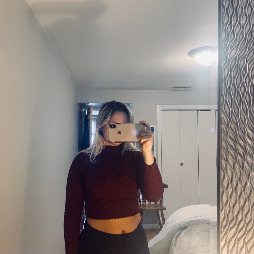 LF Burgundy Red Ribbed Crop